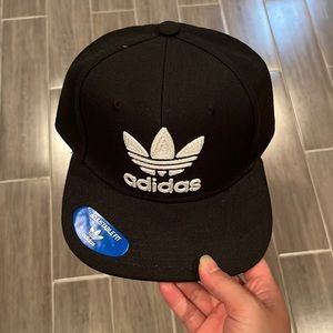 Adidas trefoil chain SnapBack
